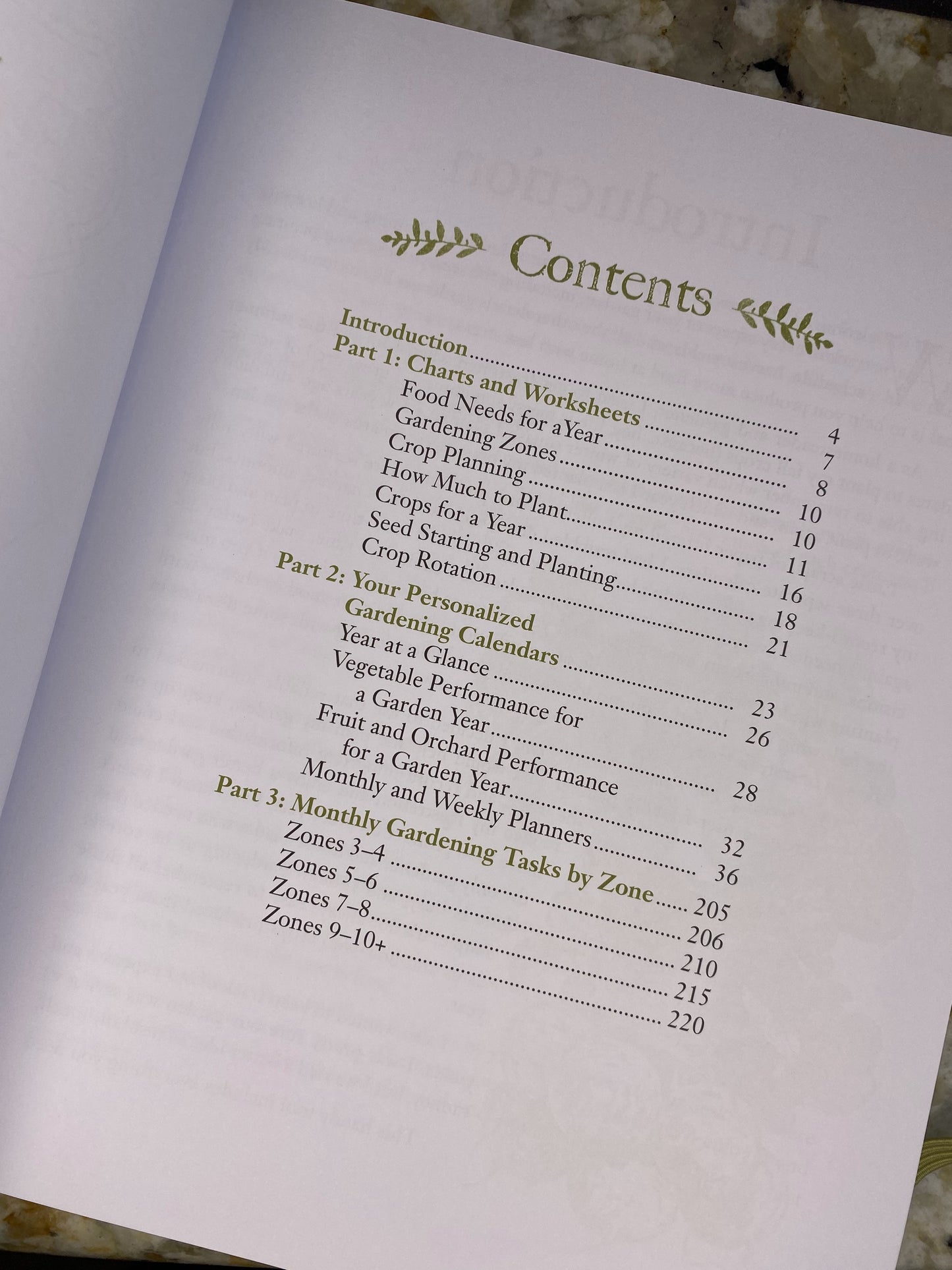 The Family Garden Planner: Organize Your Food-Growing Year • Helpful Worksheets • Weekly Tasks • Expert Advice