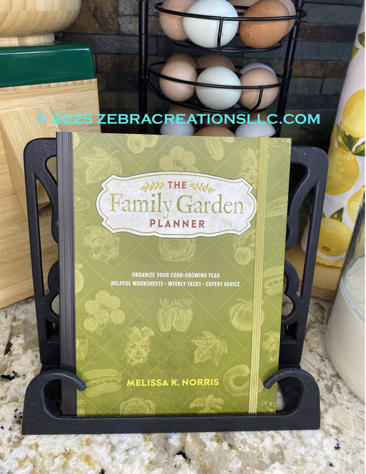 The Family Garden Planner: Organize Your Food-Growing Year • Helpful Worksheets • Weekly Tasks • Expert Advice